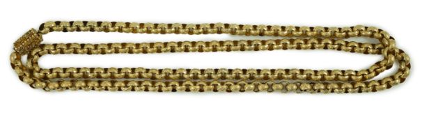 An early 19th century gold muff chain, with bright cut and textured circular links and cannetile