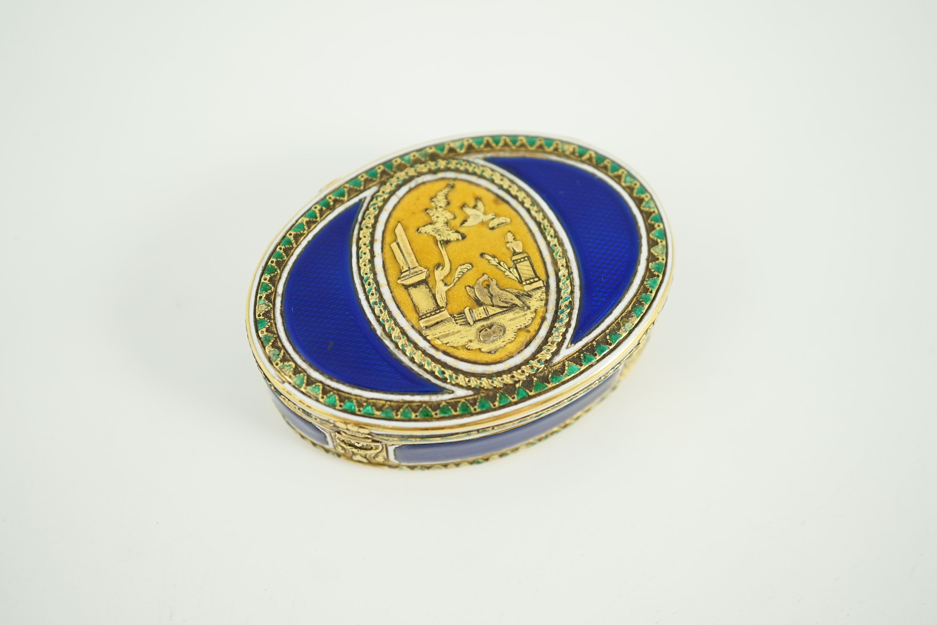 A late 18th/early 19th century French? gold and polychrome enamel oval snuff box, the central - Image 2 of 12
