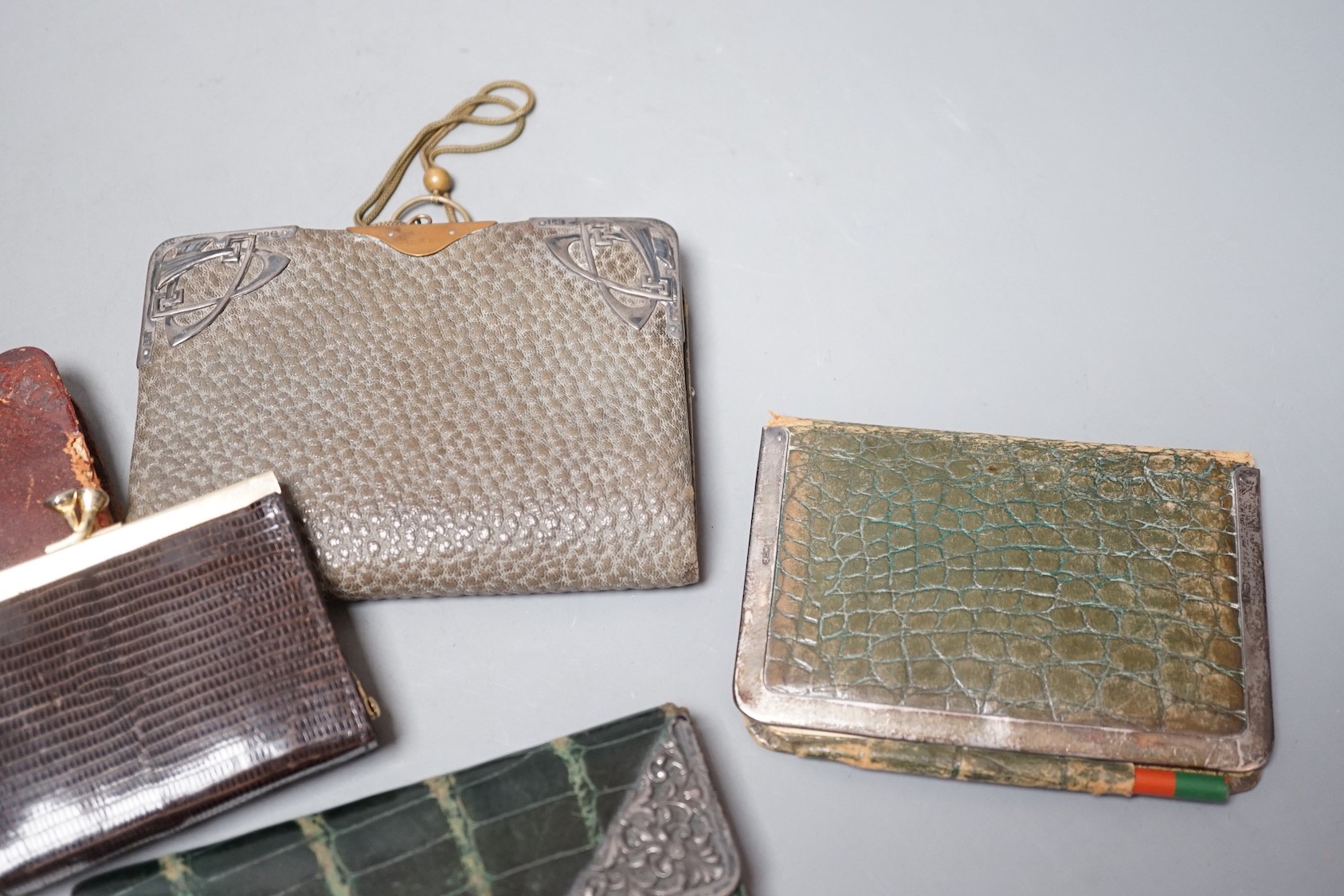 Five assorted early 20th century silver mounted leather purses including Art Nouveau, a similar - Image 4 of 4