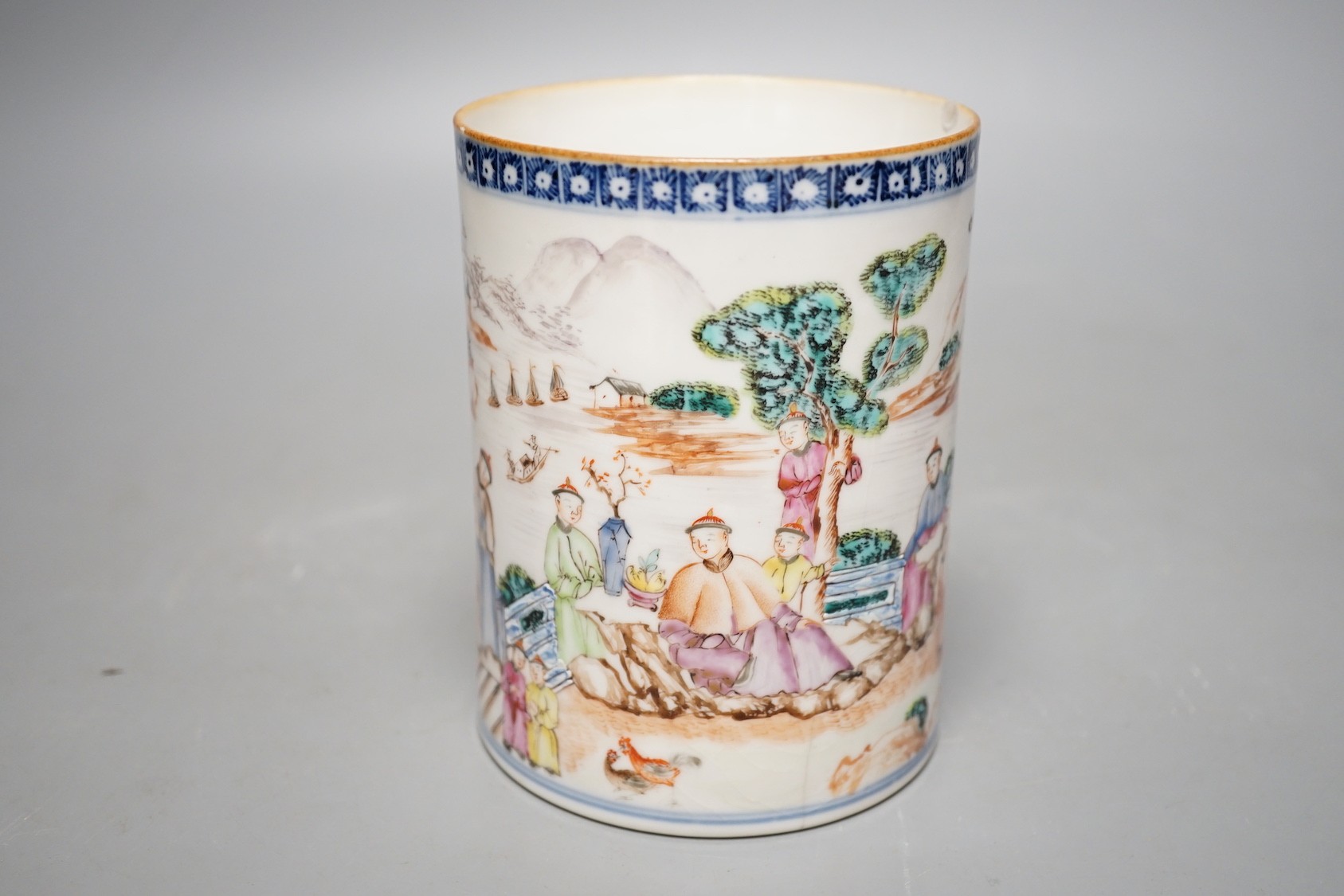 An 18th century Chinese export famille rose mug, 12.5cm - Image 2 of 4