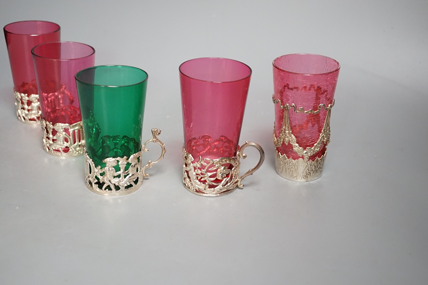 Five silver mounted glass tea holders - 9.5cm tall - Image 3 of 4