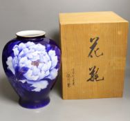 A 20th century Japanese vase by Fukagawa with original wooden case. 28cm