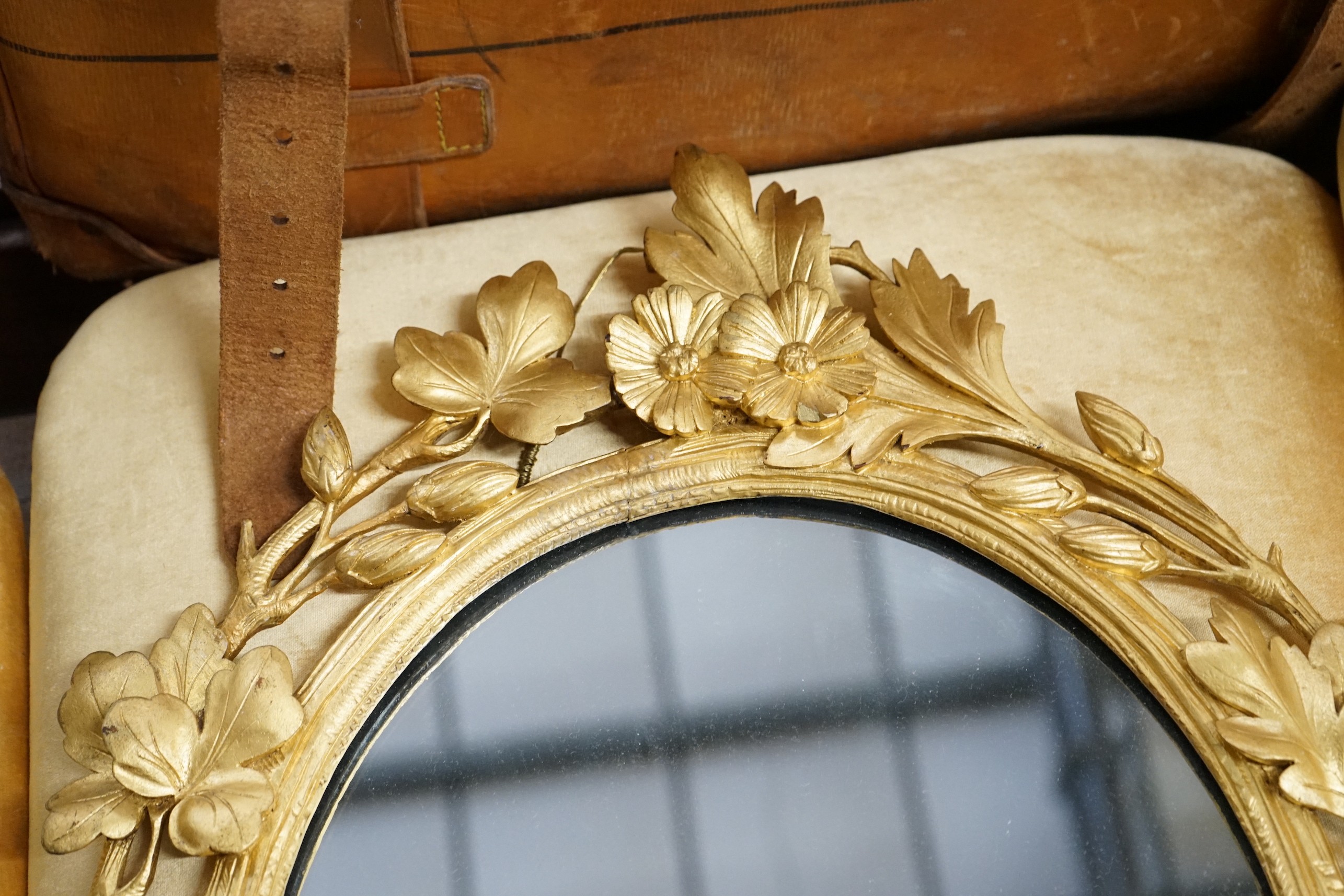 A Victorian oval carved giltwood wall mirror, width 49cm, height 66cm - Image 3 of 3