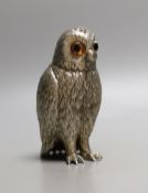 A silvered metal ‘owl’ sugar caster, 13cm