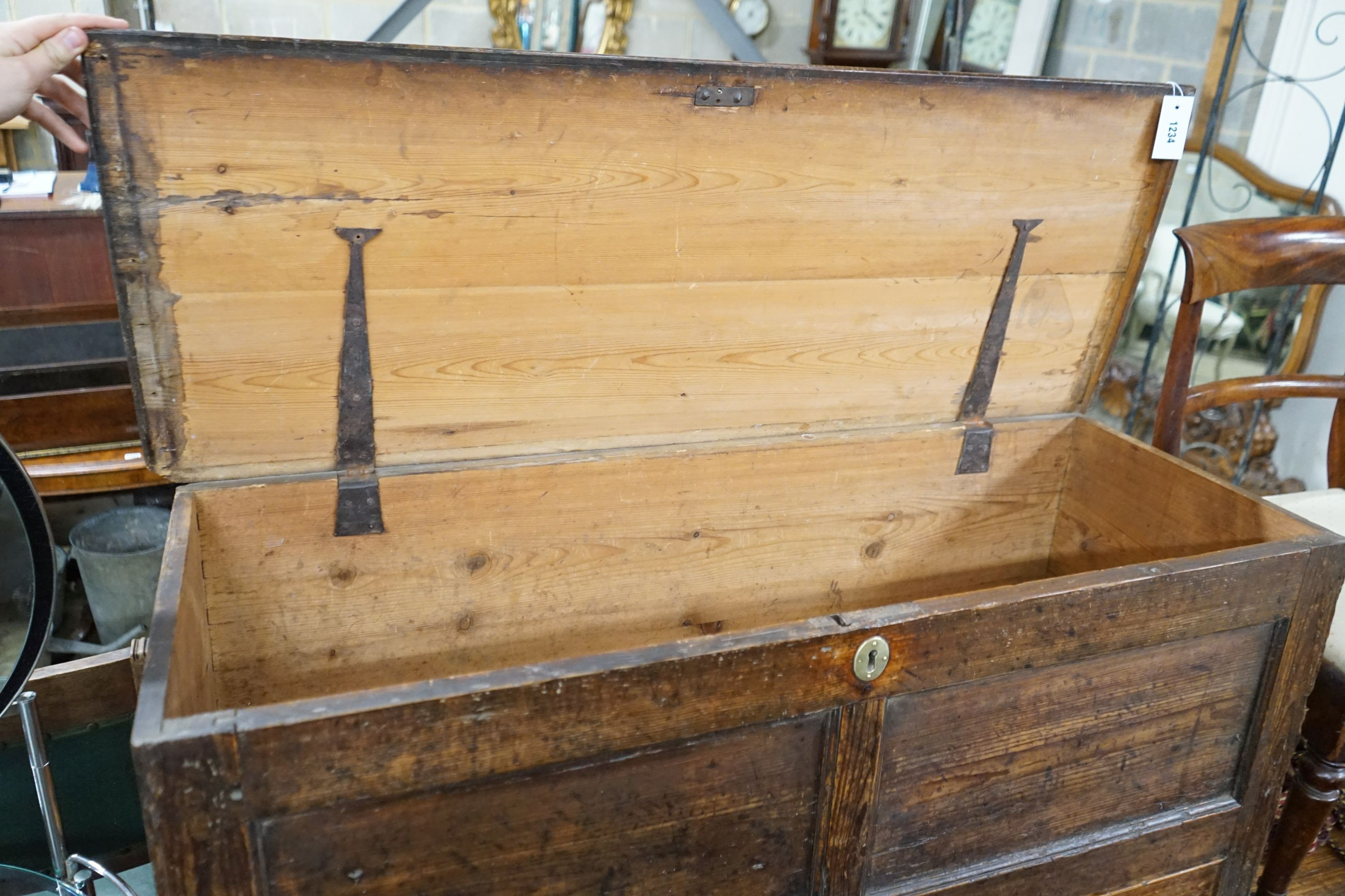 A George III pine mule chest, width 117cm, depth 44cm, height 66cm - Image 3 of 3