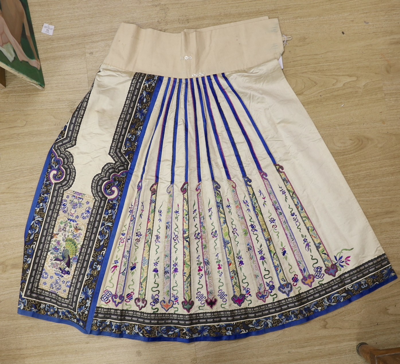 A 19th century multicoloured silk Chinese wedding skirt - Image 5 of 8