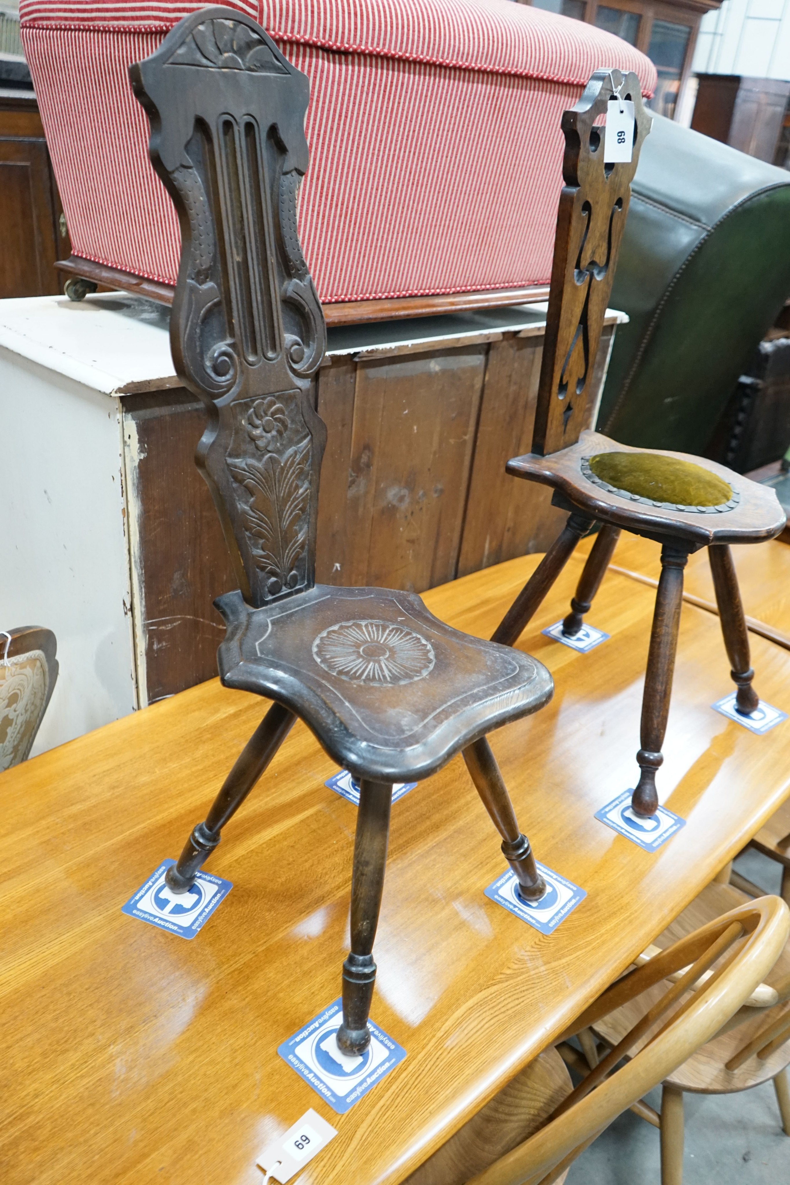 Two carved oak and beech spinning chairs - Bild 2 aus 3