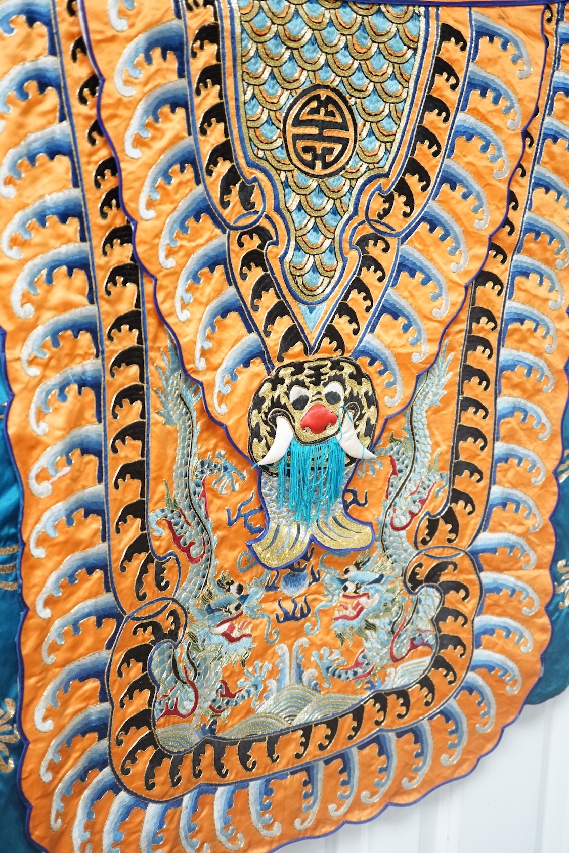 A Chinese embroidered robe - Image 2 of 4