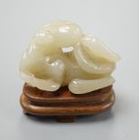 A 19th century Chinese jade recumbent cat,5cms wide.