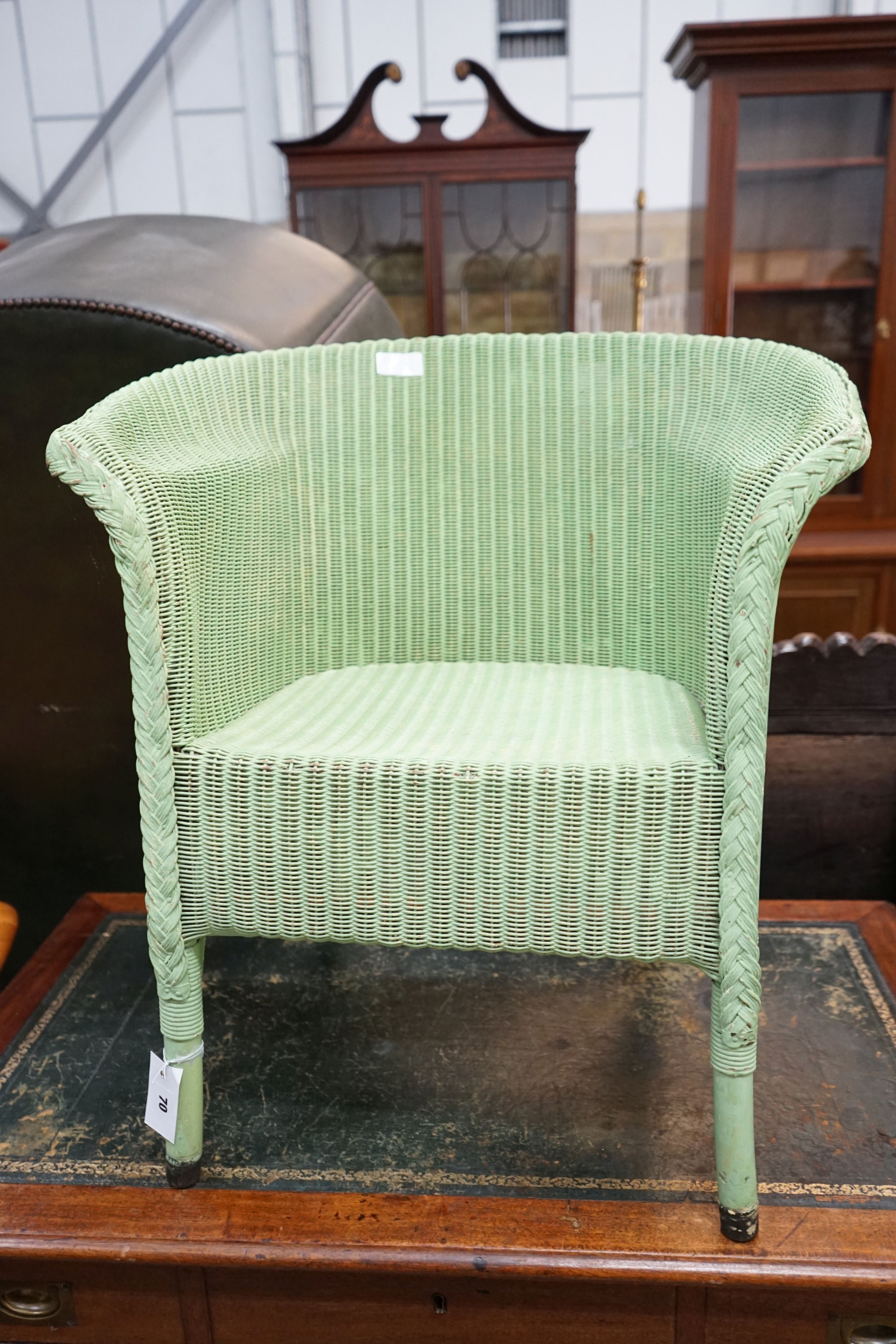 A Lloyd Loom elbow chair, later painted - Bild 3 aus 3