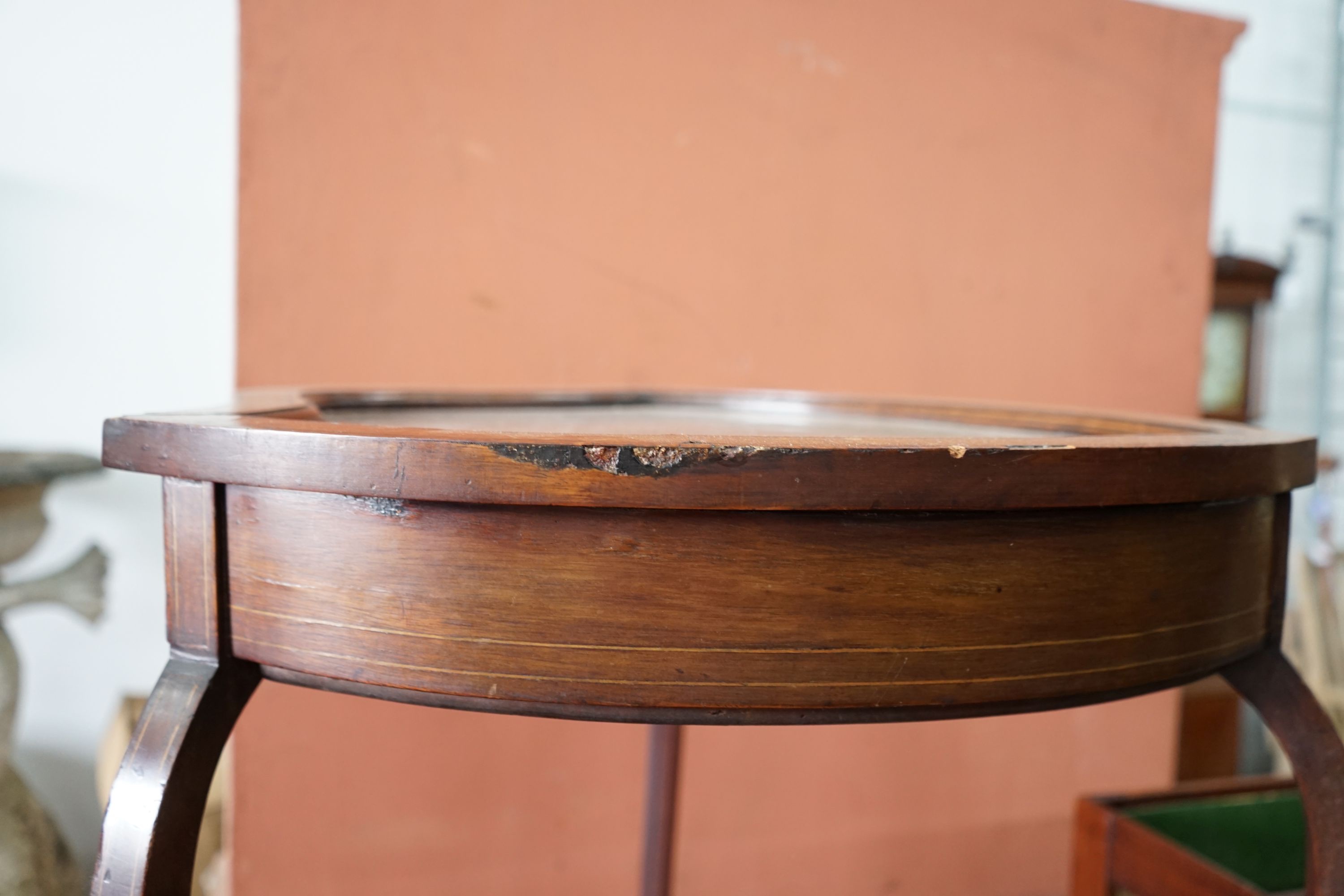 An Edwardian mahogany shield shaped bijouterie table, width 50cm, depth 59cm, height 72cm - Image 3 of 5