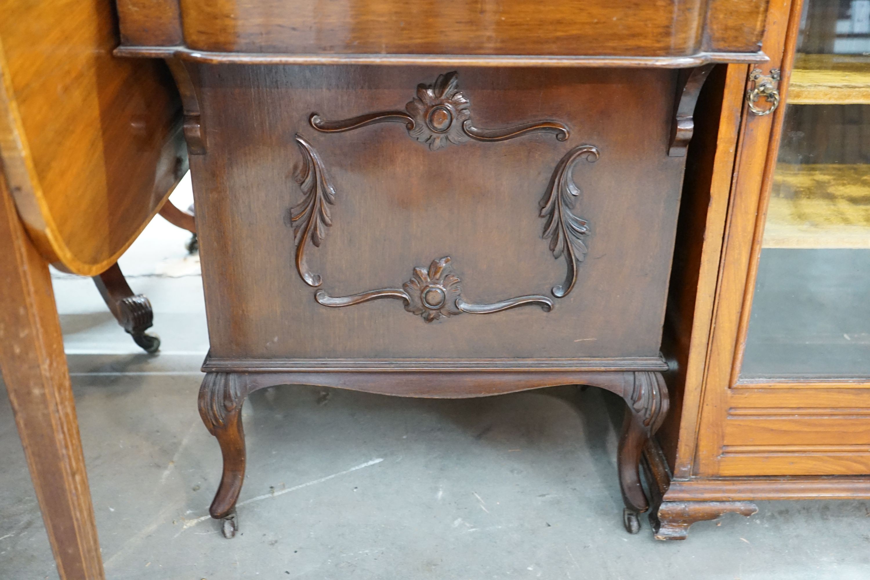 A late Victorian mahogany Davenport, width 56cm, depth 52cm, height 90cm - Image 2 of 4