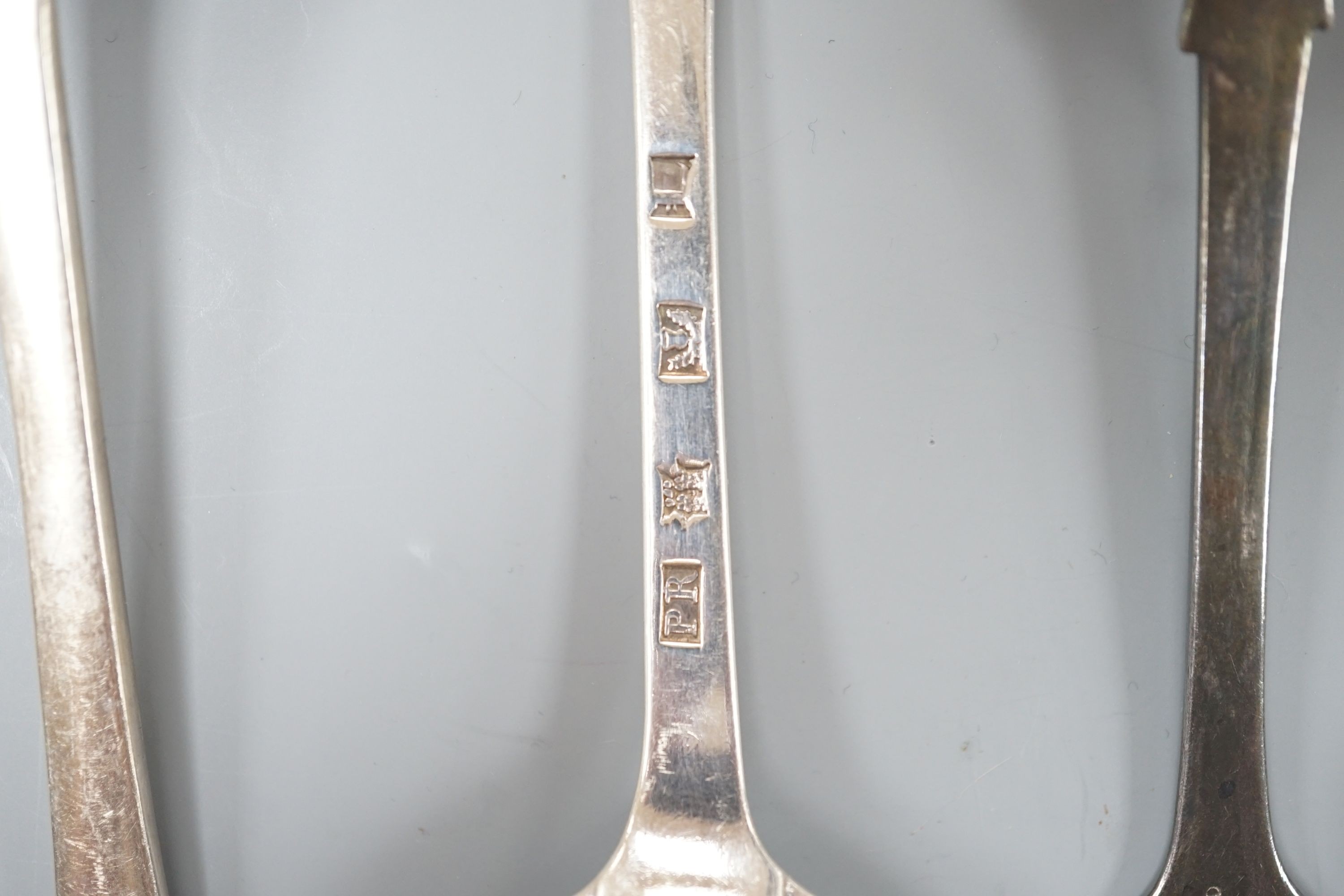 A pair of Victorian Irish silver fiddle pattern dessert spoons, Dublin, 1854, 18.1cm and two 18th - Image 3 of 7