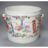 A porcelain wine cooler in Chinese export style,17 cms high.