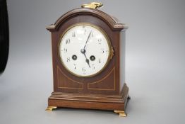 An early 20th century inlaid mahogany mantel clock, 22cm