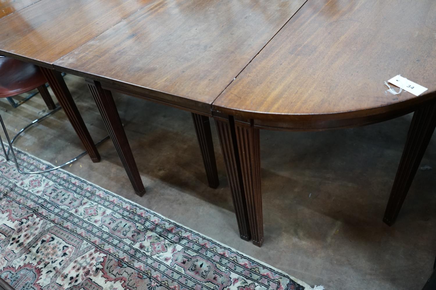 A George III mahogany D end extending dining table, extended 221cm width 132cm height 72cm - Image 3 of 3