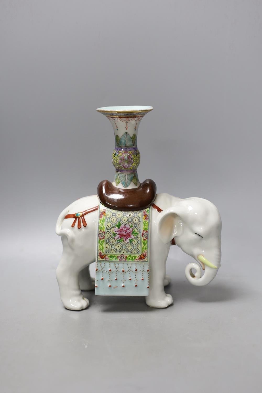 A Chinese famille rose ‘elephant’ vase,20cm high.