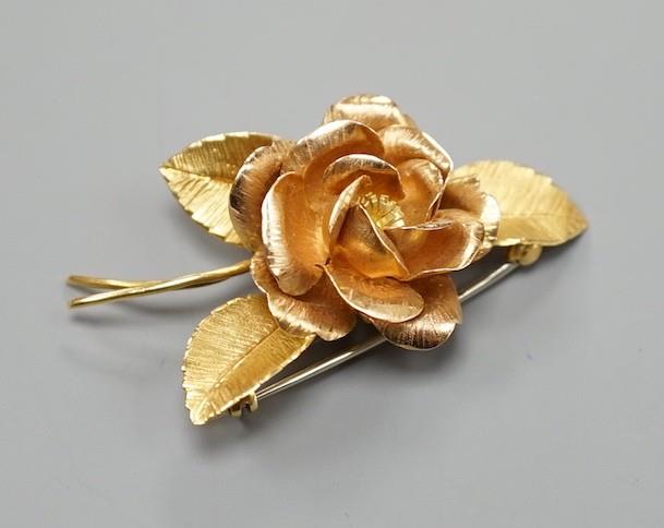 A 1960's 18ct gold brooch, modelled as a rose, maker T&D, 54mm, 11.3 grams. - Image 3 of 4
