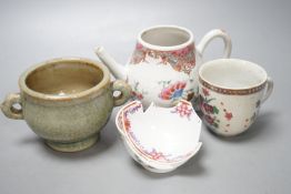 An 18th century Chinese export teapot and coffee cup, a crackle glaze censer and a teabowl (a.f)