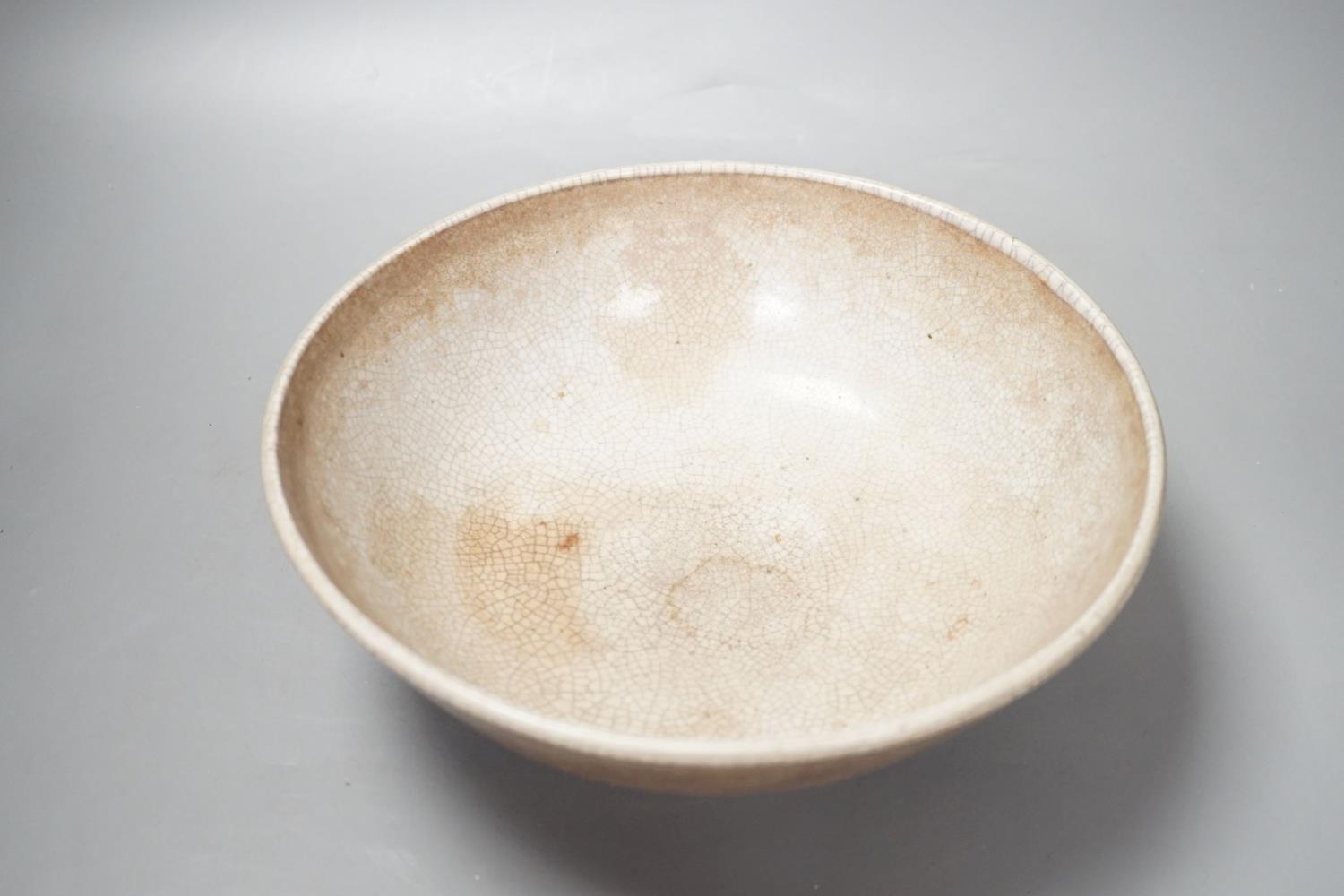 A Chinese Ge type crackle glaze bowl, Qing dynasty, diameter 25cm - Image 3 of 10