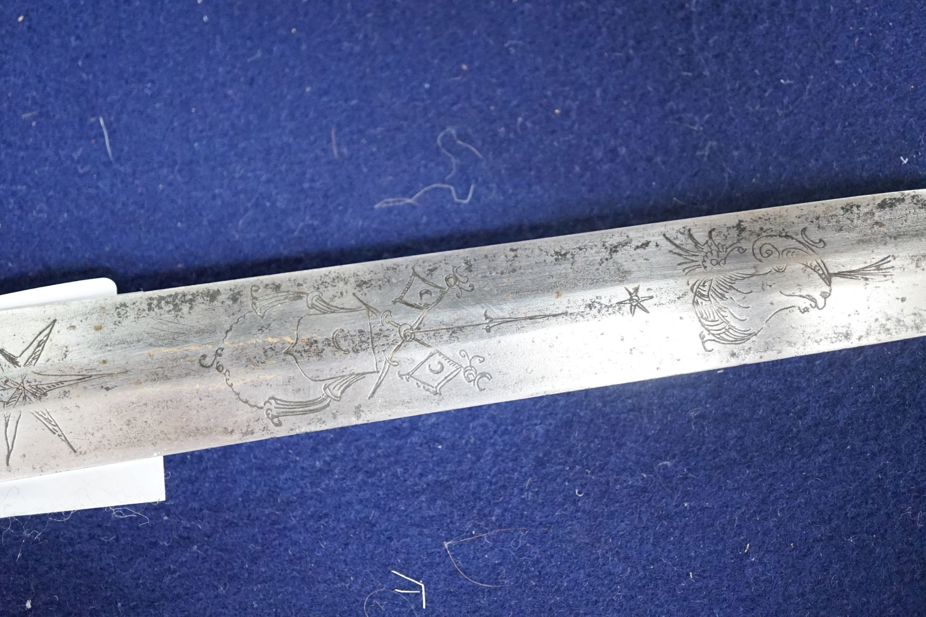 An 18th century German hunting hangar, etched blade. Total length 56.5cm - Image 3 of 4