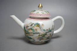 A Chinese famille rose teapot, 13cm