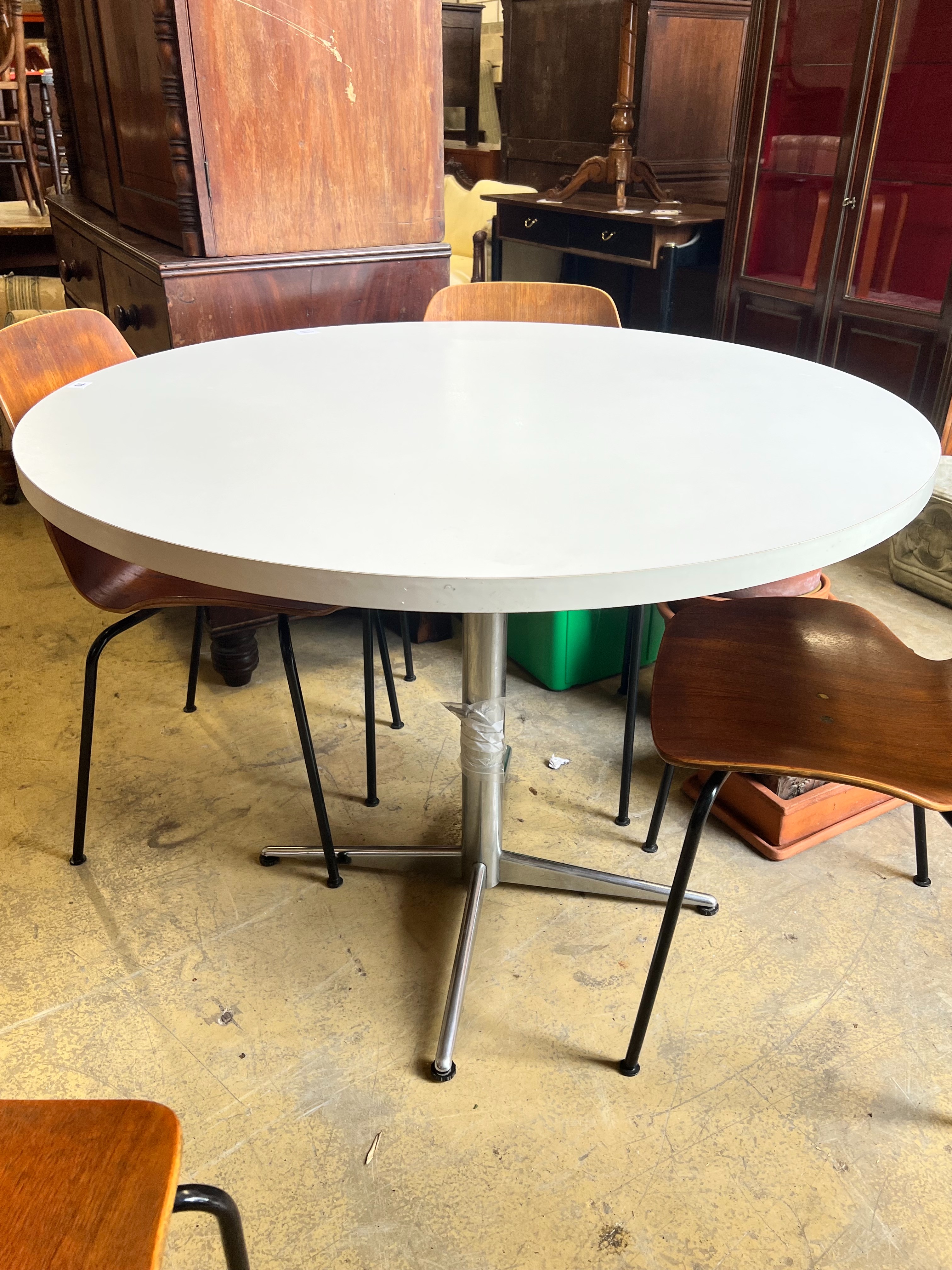 A set of four Westnofa chairs and a circular table, diameter 110cm height 77cm - Image 3 of 4