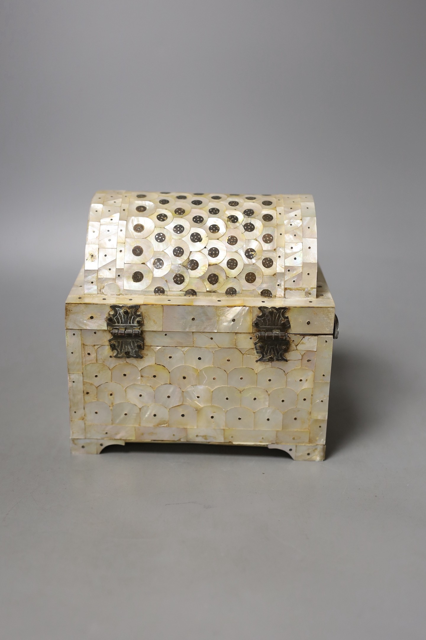 An Indian Goanese mother of pearl casket,14.5 cms high. - Image 3 of 4