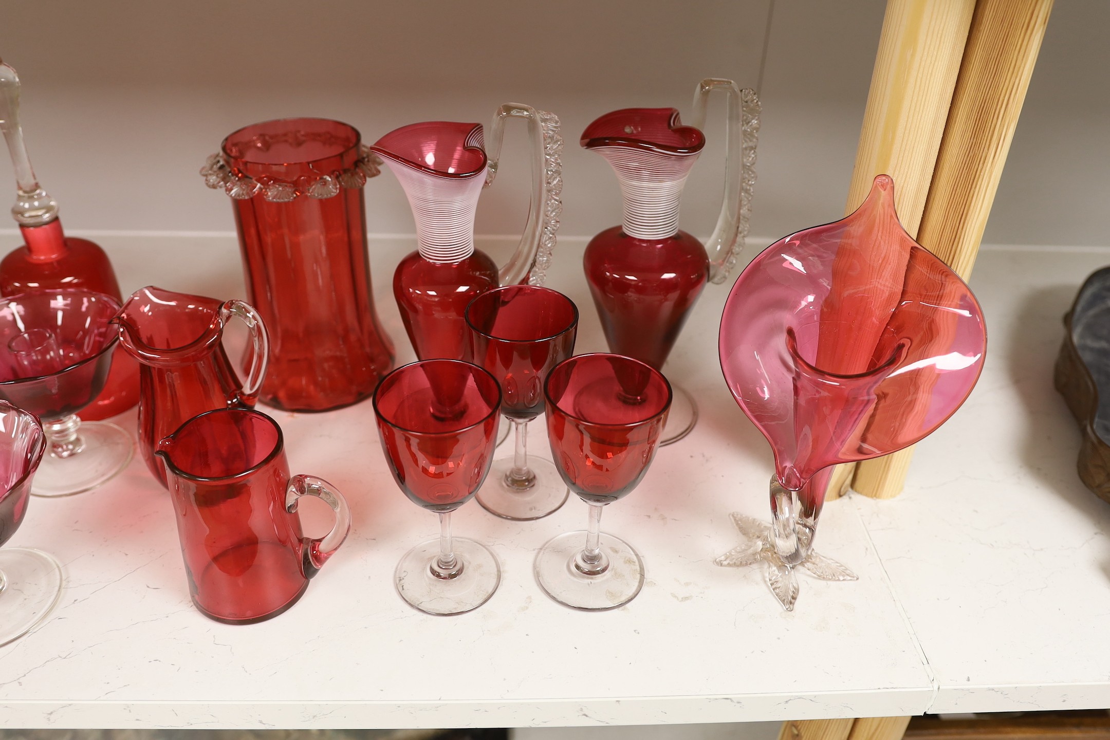 A quantity of various late 19th/early 20th century cranberry glass - Image 5 of 5