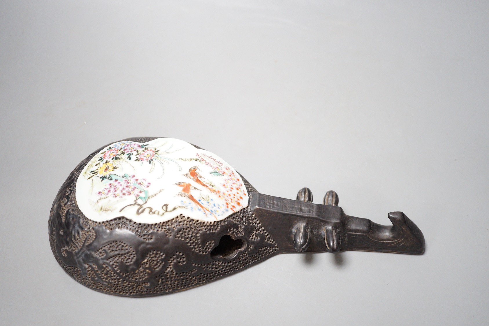 A Chinese wall model of a musical string instrument (Pipa?) with painted porcelain inset, 27cm long - Image 3 of 4