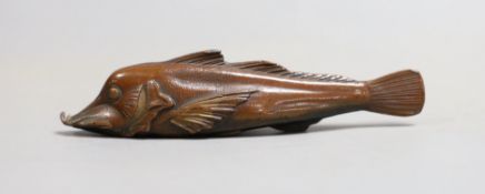 A Japanese bronze model of a gurnard fish, 10cm