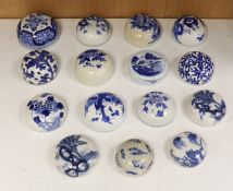 Fifteen 18th/19th century Chinese blue and white jar covers, largest 13.3cm diameterProvenance - D.