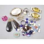 A small quantity of assorted jewellery, including costume and a Victorian yellow metal and turquoise