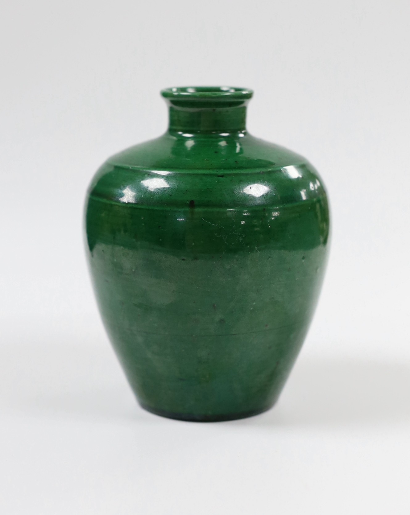 A Chinese green glazed vase, 11.5cm tall - Image 2 of 4