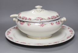 A Bridgwood vegetable tureen with ladle and stand, 23cm tall
