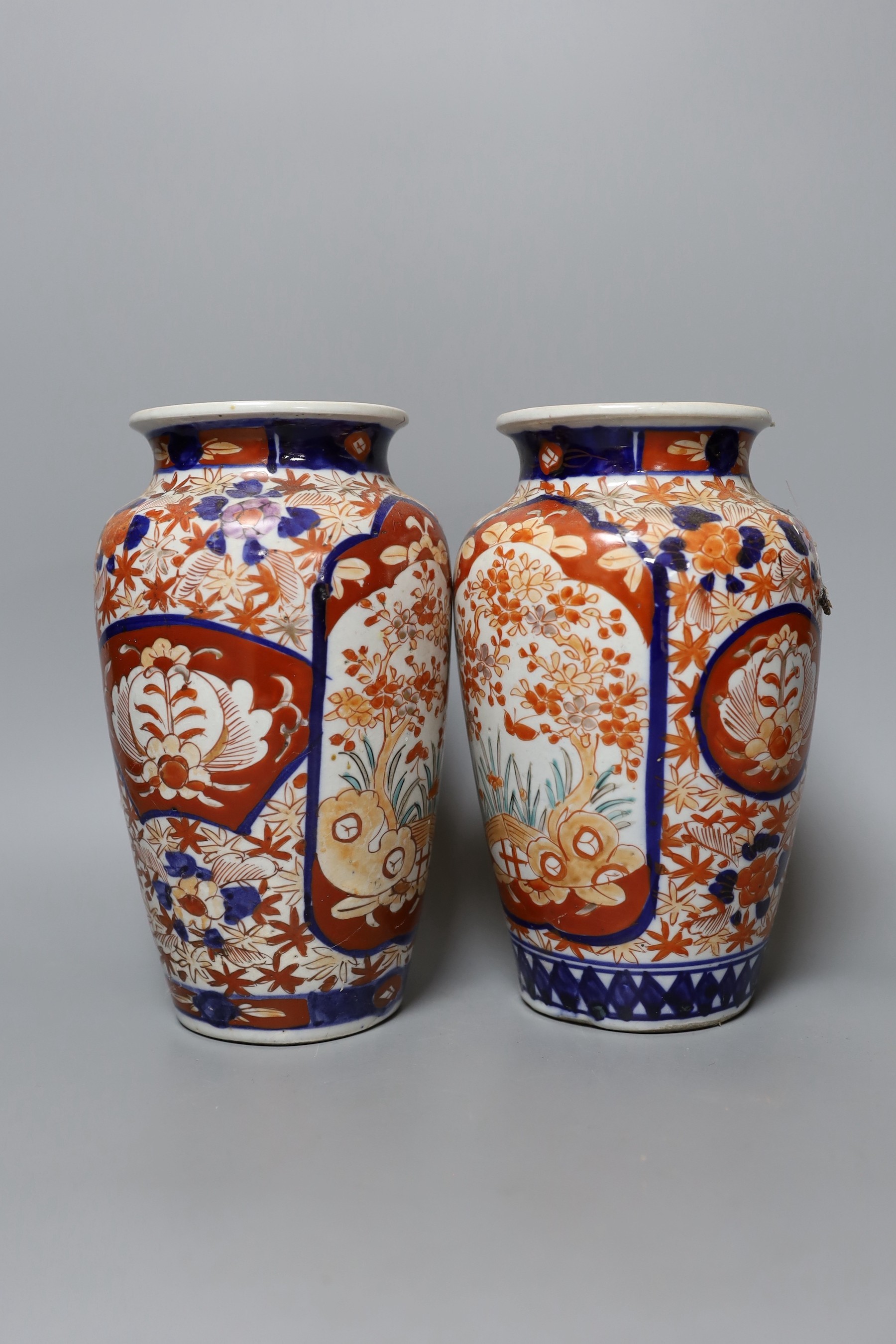 A 19th century Imari lobed dish and a pair of Imari vases, tallest 21cm - Image 5 of 7