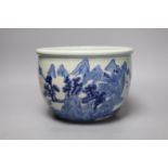 A late 19th century Chinese blue and white planter, 23cm diameter