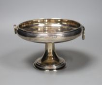 A George V silver pedestal bowl, with lion-mask handles, London 1924, 18cm. diam., 15oz.