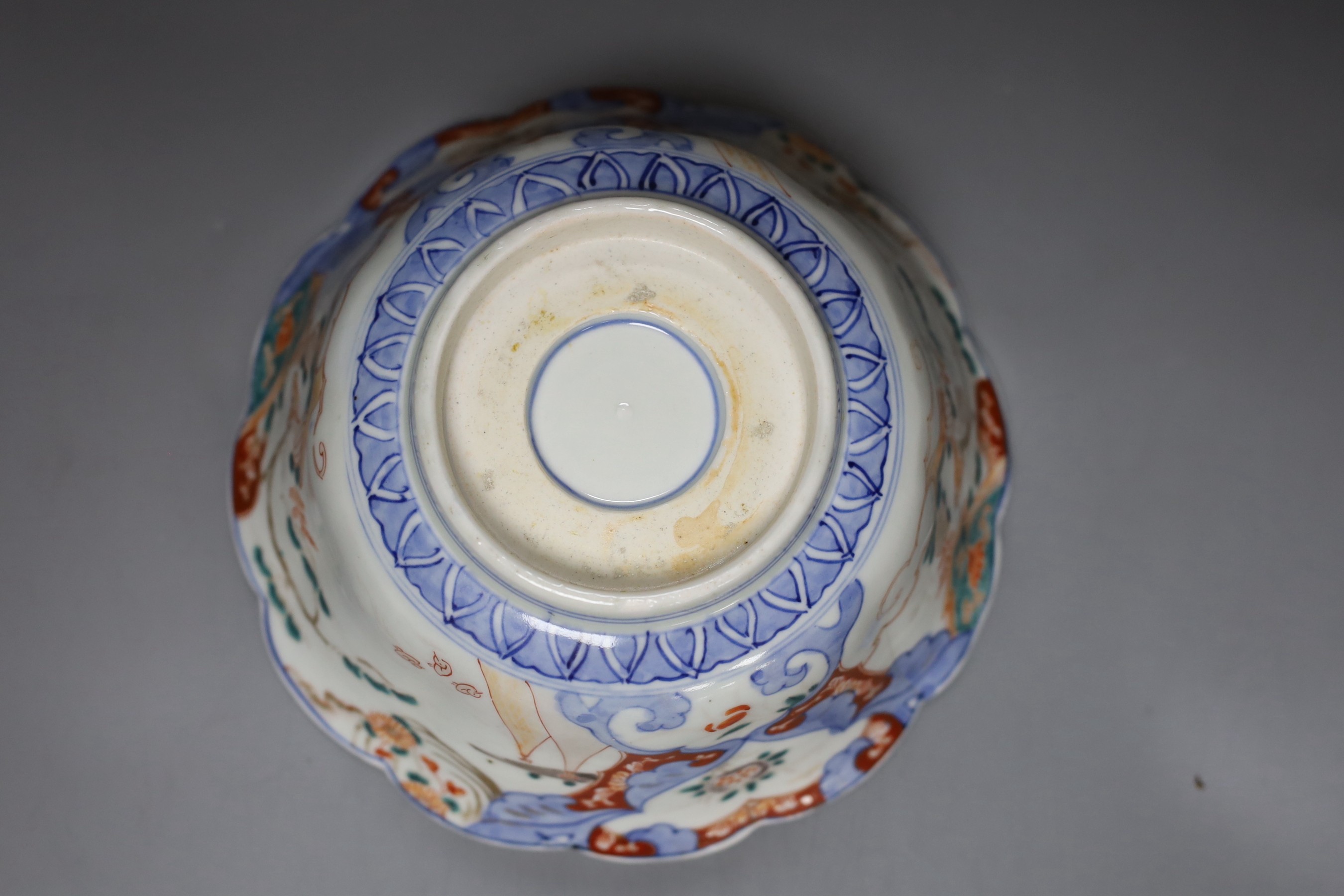 A 19th century Imari lobed dish and a pair of Imari vases, tallest 21cm - Image 4 of 7