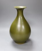 A Chinese tea dust vase, 31.5cm tall