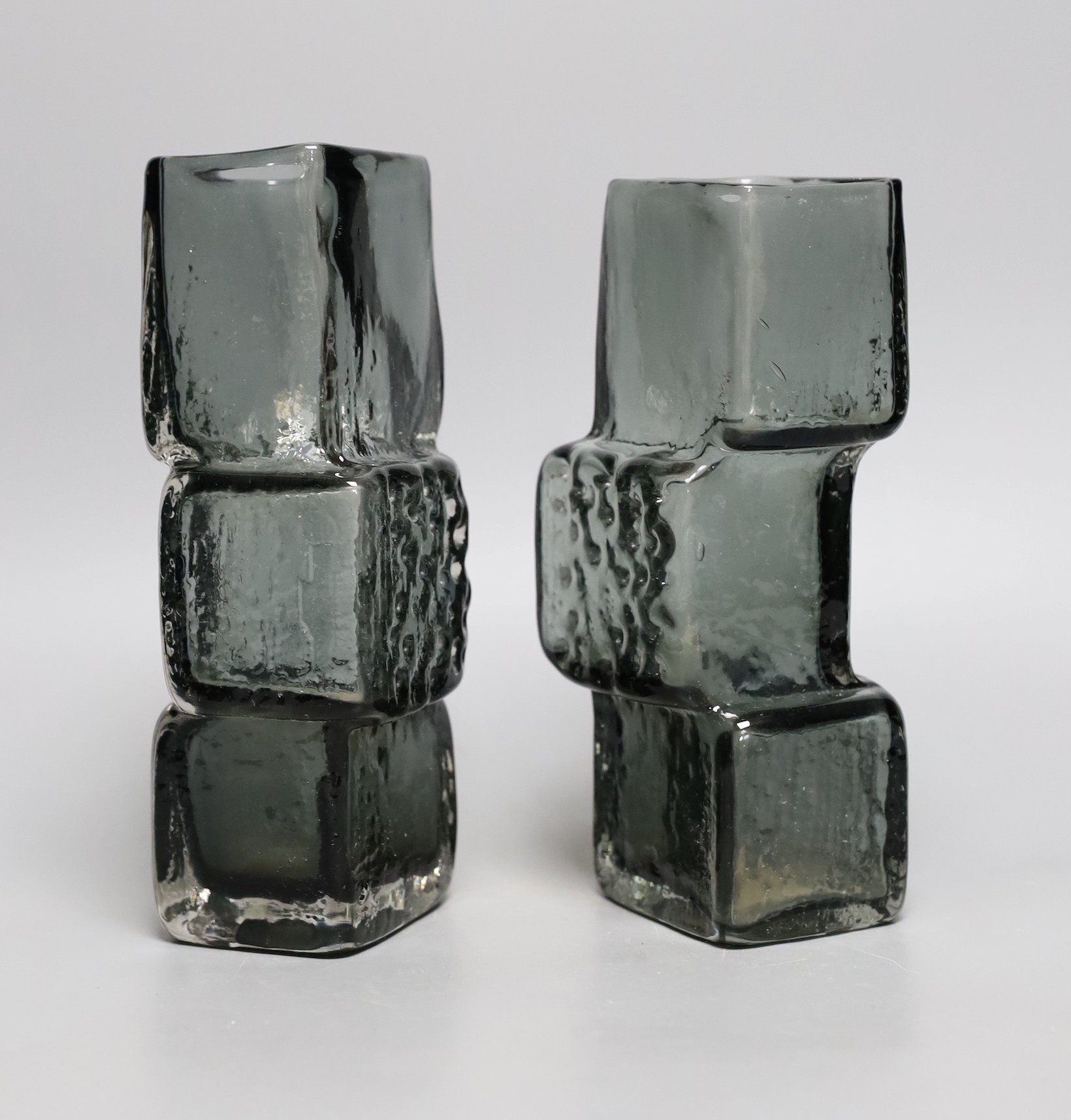 A pair of Whitefriars 'Drunken Bricklayer's' glass vases, designed by Geoffrey Baxter, pattern - Image 2 of 4