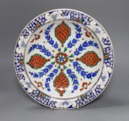 An Iznik pottery dish, 31cm diameter