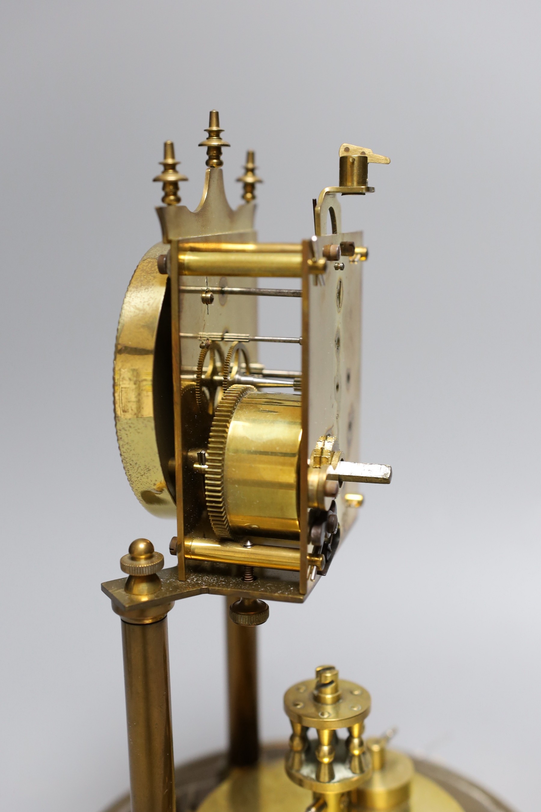A German 400 day brass mantel timepiece, under a glass dome, 30cm total - Image 4 of 4