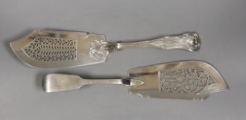 Two 19th century silver fish slices, Kings pattern by William Bateman, London, 1833, 32.1cm and