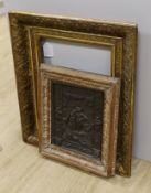 A 19th century giltwood and gesso picture frame, aperture 35 x 27cm, an embossed metal plaque and