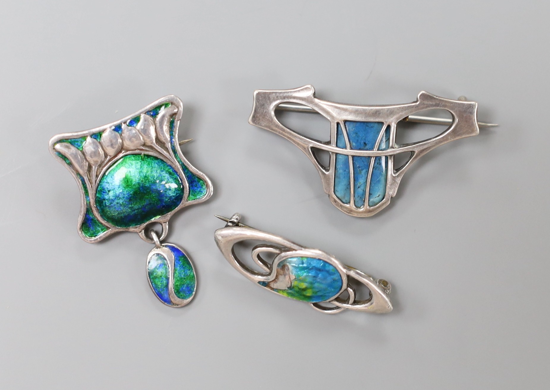 An early 20th century sterling and enamel set drop brooch, maker's mark only for William Hair