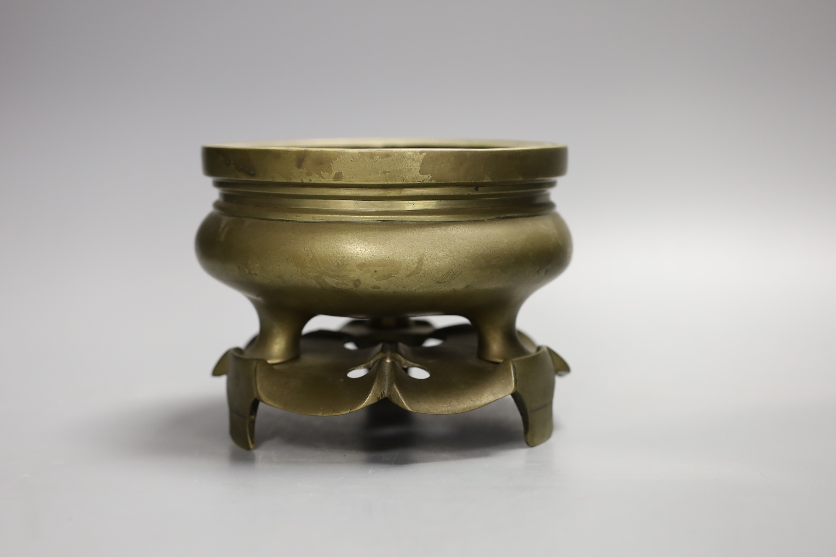 A Chinese bronze censer and stand, 13cm tall including stand - Image 2 of 4