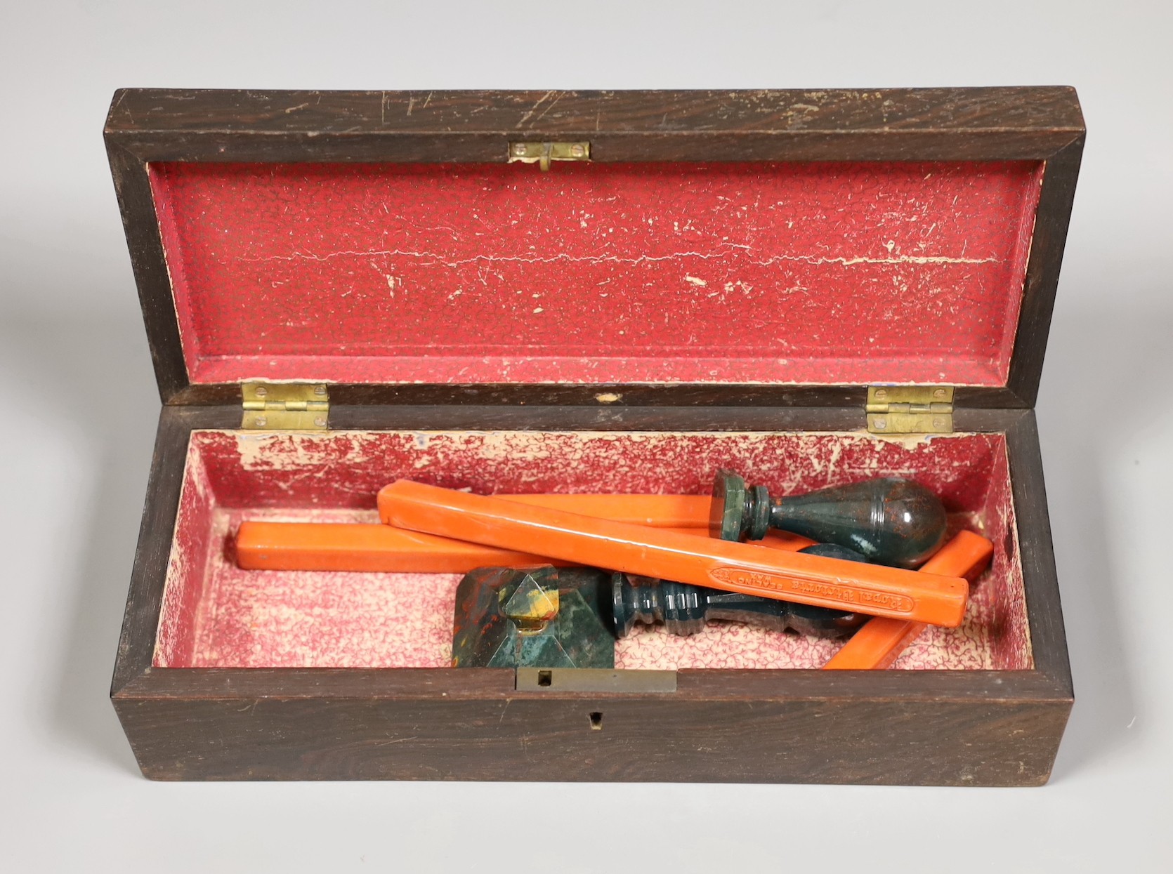 A Tunbridgeware box, 27cm wide, and three bloodstone table seals - Image 3 of 3