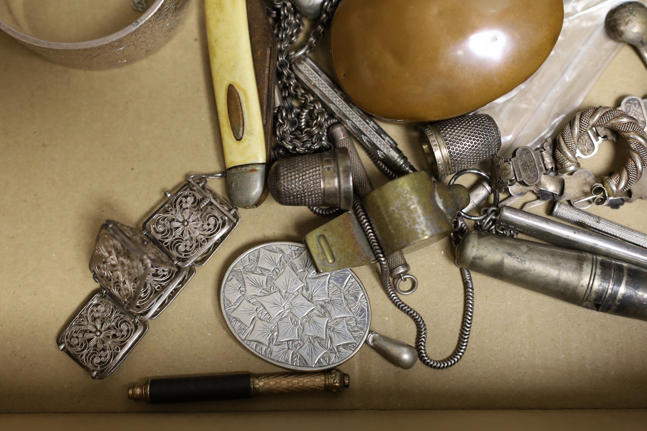 A group of assorted silver and base metal costume jewellery, boxes and miscellanea - Image 3 of 5