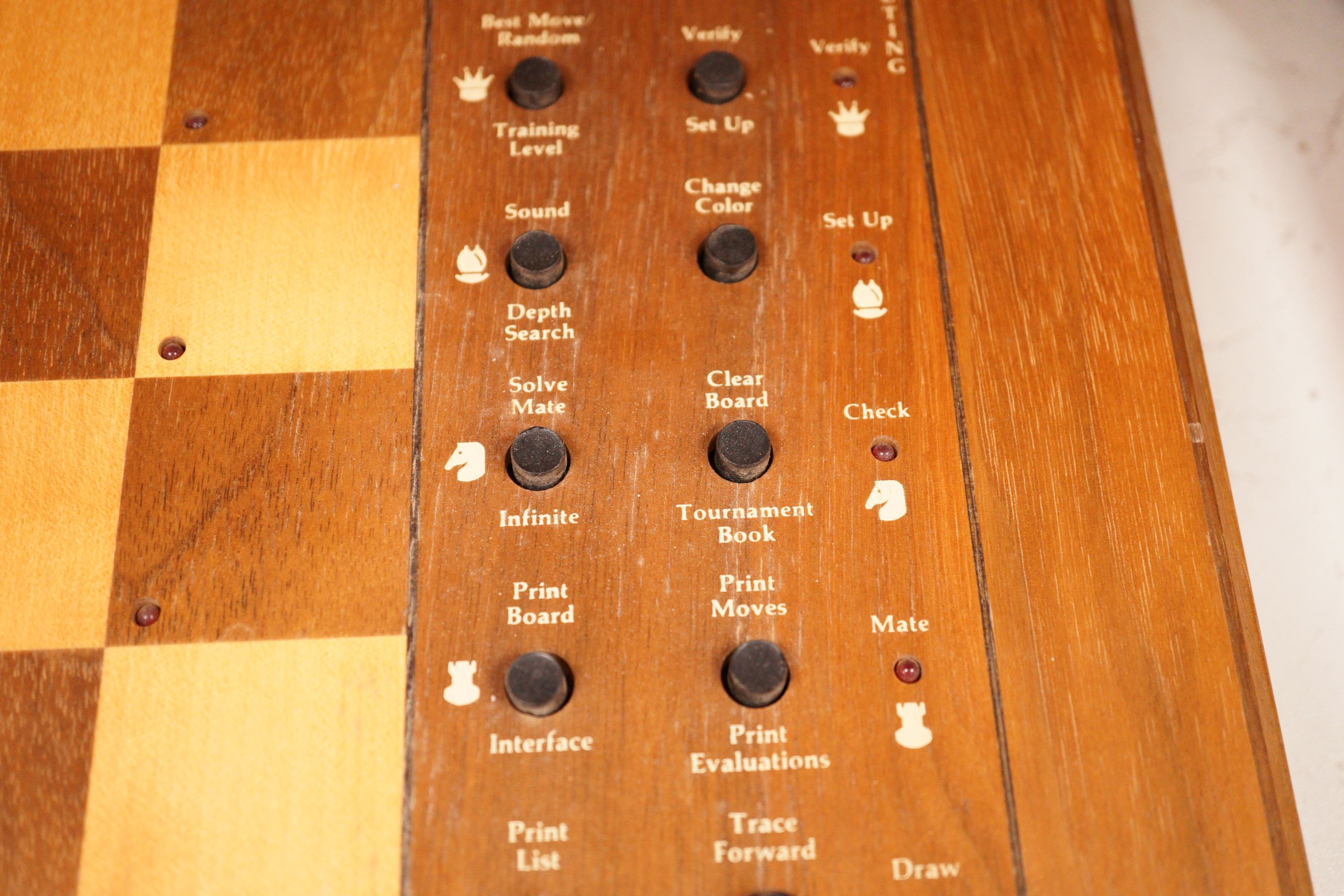 A Novag Constellation Expert electronic chess set with turned wood pieces - Image 4 of 5